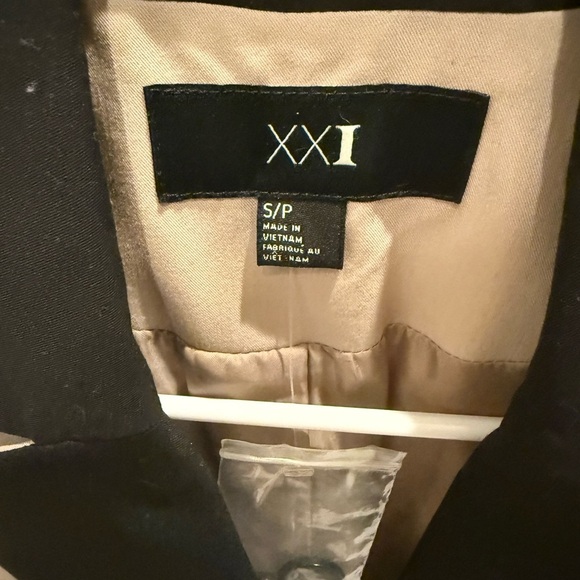 Forever 21 Women's Blazer Tuxedo Suit Jacket Beige One-Button Size Small - Picture 3 of 3